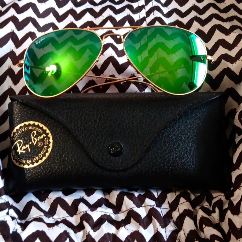 SUNGLASSES